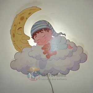 Lampe murale enfant LED – Bébé dormant sur nuage et lune