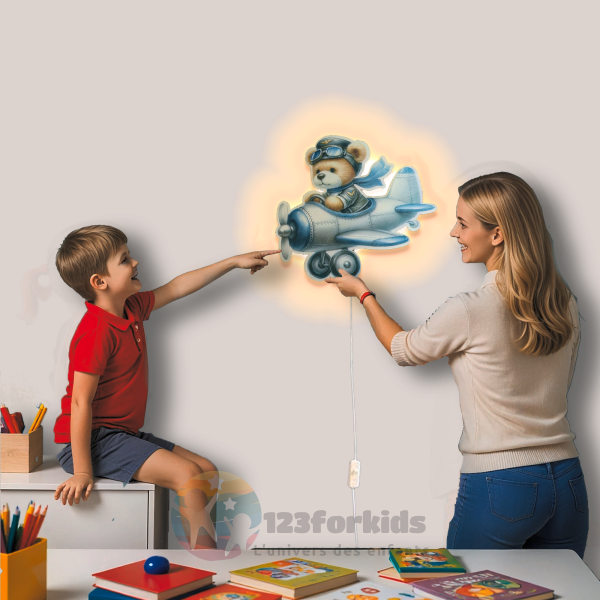 avion Veilleuse LED en bois pour chambre bébé fille garçon lampe murale douce Montessori déco scandinave idée cadeau naissance pe (11) Lampe en Bois pour Chambre d'Enfant – Design Avion avec Ourson Pilote – Éclairage LED Décoratif