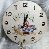 alt="Horloge murale personnalisée pour enfant avec prénom, thème licorne, design scandinave en bois pastel