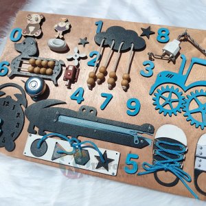 BusyBoard Montessori en bois fabriqué à Casablanca