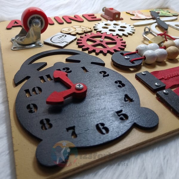 Tableau d’activités Montessori coloré