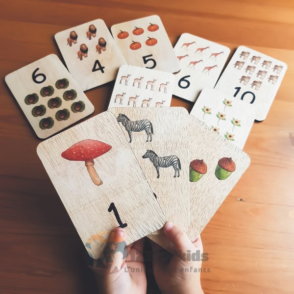 Puzzle Montessori des nombres en bois pour tout-petits à Rabat, Maroc, favorisant l’apprentissage ludique des chiffres et la coordination.